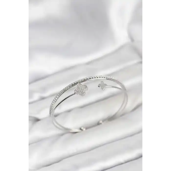 Yonca Model Pirinç Gümüş Renk Kadın Bileklik