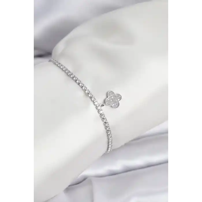 Yonca Model Zirkon Taşlı Gümüş Renk Asansörlü Su Yolu Bileklik