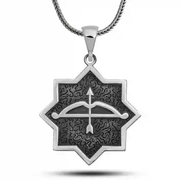 ​Gümüş Ok Yay İşlemeli Sekizgen Tasarım Kolye