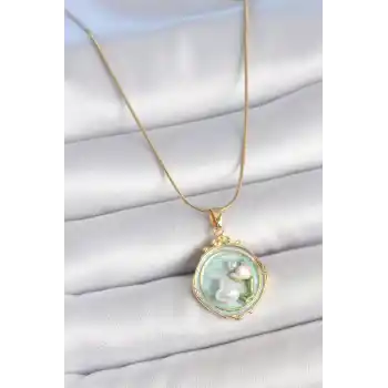 316L Çelik Gold Renk Zincir Turkuaz Mineli İncili Çiçek İşlemeli Portre Model Kadın Kolye