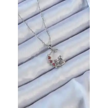 316L Çelik Zincir Gümüş Renk Kırmızı Gül Detay Kedi Figür Zirkon Taşlı Ay Kolye