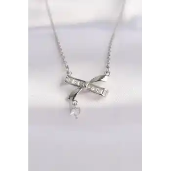 316L Çelik Zincir Gümüş Renk Zirkon Taşlı Kalp Detay Fiyonk Kolye