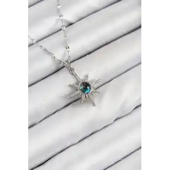 316L Çelik Zirkon Taşlı Kutup Yıldızı Model Gümüş Renk Kadın Kolye