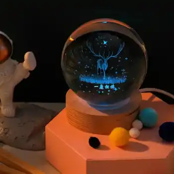 Ahşap Altlıklı Geyik Cam Küre RGB