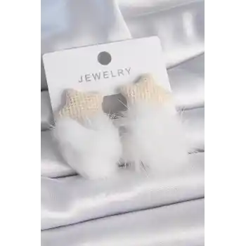Beyaz Renk Tüylü Yıldız Ponpon Model Kadın Küpe