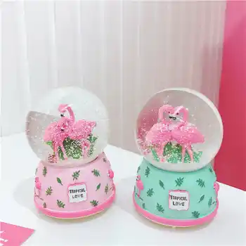 Büyük Flamingo Kar Küresi