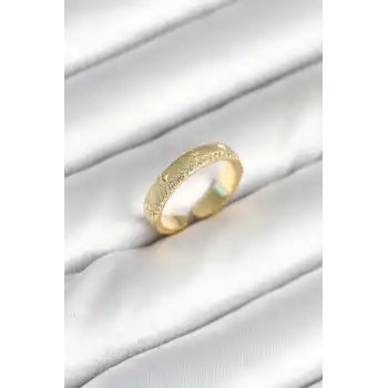 Gold Renk Şerit Zirkon Taşlı Kadın Yüzük