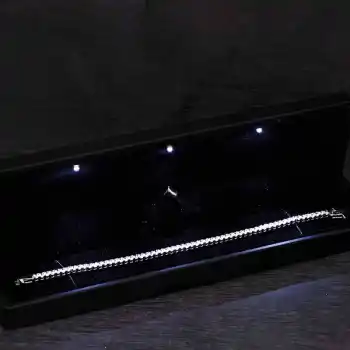 Gümüş Işıklı Kutulu 4 mm Beyaz Taşlı Su Yolu Kadın Bileklik