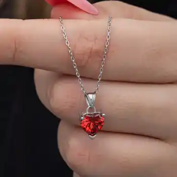 Gümüş Kırmızı Taşlı Kalpli Kadın Kolye