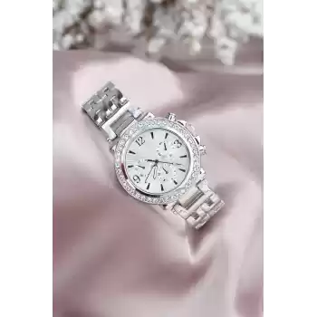 Gümüş Metal Kordonlu Zirkon Taşlı Kasa Tasarımlı Kadın Saat