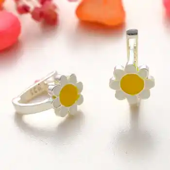 Gümüş Papatya Çocuk Küpesi