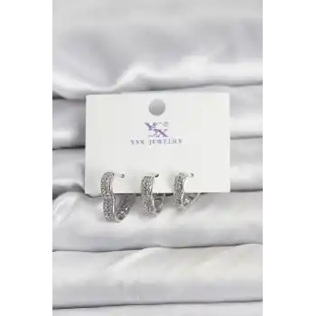 Gümüş Renk Pirinç Zirkon Taşlı Kalpli Kadın Küpe