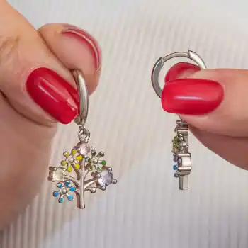 Gümüş Renkli Taşlı Hayat Ağacı Kadın Küpe