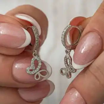 Gümüş Sallantılı Kelebek Kadın Küpe