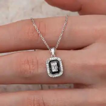 Gümüş Siyah Mineli Baget Kadın Kolye