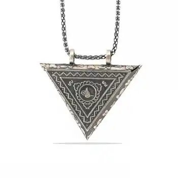 Gümüş Üçgen İçi Açılabilen Tuğra Muskalık Kolye