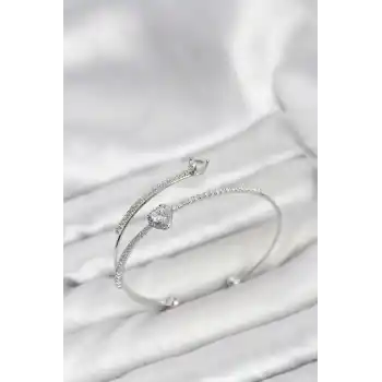 Kalp Model Pirinç Gümüş Renk Kadın Bileklik