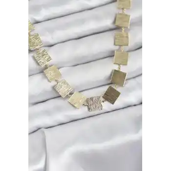 Kare Plaka Model Gold Renk Kadın Kolye