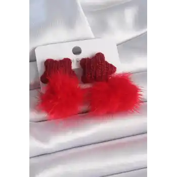 Kırmızı Renk Tüylü Yıldız Ponpon Model Kadın Küpe