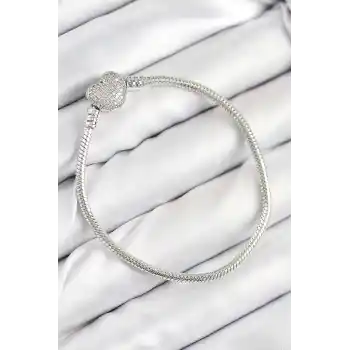 Pirinç Charm Zirkon Taşlı Kalp Model Gümüş Renk Kadın Bileklik