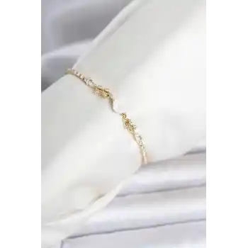 Pirinç Gold Renk Çiçek Model Su Yolu Kadın Bileklik