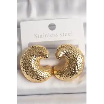 Pirinç Gold Renk Yılan Sırtı İşlemeli Yarım Halka Model Kadın Küpe