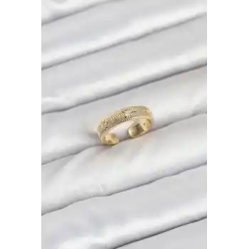 Pirinç Gold Renk Zirkon Taşlı Kutup Yıldızı Model Kadın Yüzük