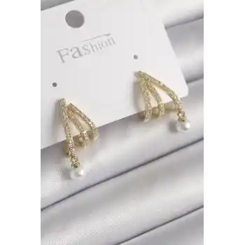 Pirinç Gold Renk Zirkon Taşlı Pençe Model İnci Detay Kadın Küpe