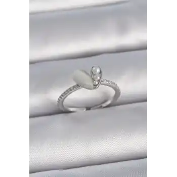 Pirinç Gümüş Renk Ayarlanabilir Zirkon Taşlı İncili Beyaz Mineli Kalp Model Kadın Yüzük