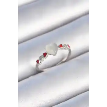 Pirinç Gümüş Renk Beyaz Mineli Kalp Model Zirkon Taş Detaylı Kadın Yüzük