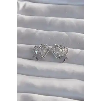 Pirinç Gümüş Renk Fiyonk Detay İncili Zirkon Taşlı Kalp Küpe