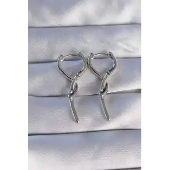 Pirinç Gümüş Renk Sarmal Çubuk Tasarımlı Uzun Küpe