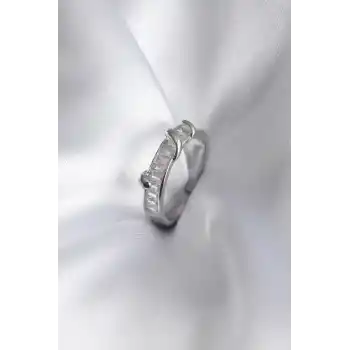 Pirinç Gümüş Renk Su Yolu Zirkon Taşlı Kadın Yüzük