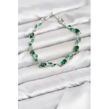 Pirinç Gümüş Renk Yeşil Zirkon Taşlı Çiçek Model Kadın Bileklik