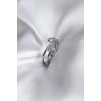 Pirinç Gümüş Renk Zirkon Taş Detay Kalp Model Kadın Yüzük