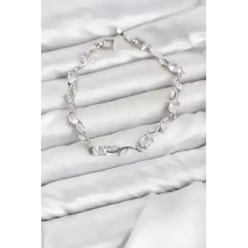 Pirinç Gümüş Renk Zirkon Taşlı Çiçek Model Kadın Bileklik