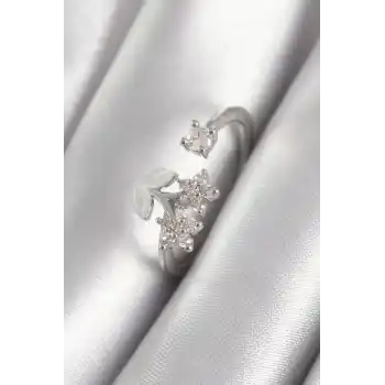 Pirinç Gümüş Renk Zirkon Taşlı Çiçek Model Kadın Yüzük