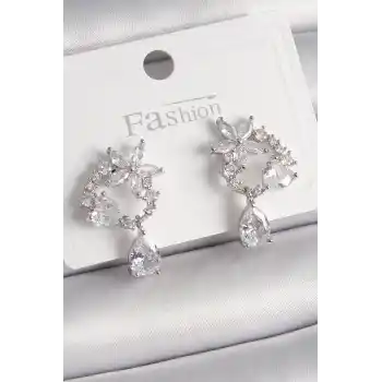Pirinç Gümüş Renk Zirkon Taşlı Çiçek Model Sallantı Damla Detay Kadın Küpe