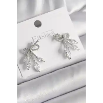 Pirinç Gümüş Renk Zirkon Taşlı Düğüm Model Damla Zirkon Taşlı Kadın Küpe