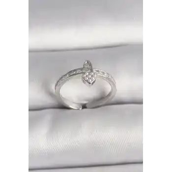 Pirinç Gümüş Renk Zirkon Taşlı İnci Detaylı Kilit Kalp Model Ayarlanabilir Yüzük