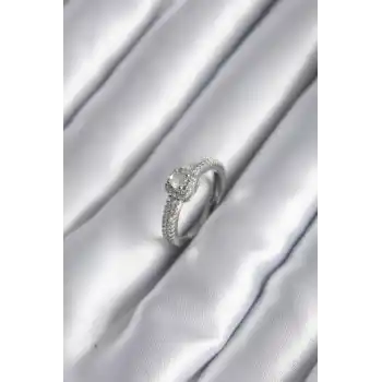 Pirinç Gümüş Renk Zirkon Taşlı Kadın Yüzük