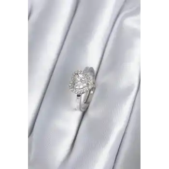 Pirinç Gümüş Renk Zirkon Taşlı Kalp Charm Model Kadın Yüzük