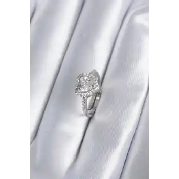 Pirinç Gümüş Renk Zirkon Taşlı Kalp Charm Model Kadın Yüzük