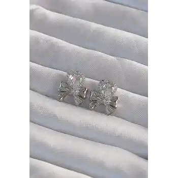 Pirinç Gümüş Renk Zirkon Taşlı Kalp Model Fiyonk Küpe