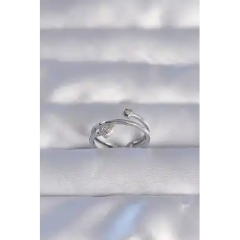 Pirinç Gümüş Renk Zirkon Taşlı Kalpli Model Ayarlanabilir Yüzük