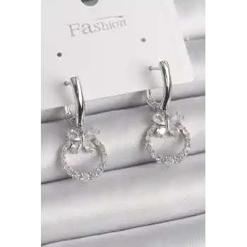 Pirinç Gümüş Renk Zirkon Taşlı Kelebek Figür Sallantı Detay Kadın Küpe