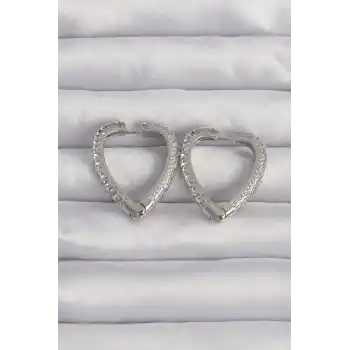 Pirinç Gümüş Renk Zirkon Taşlı Motifli Kalp Küpe
