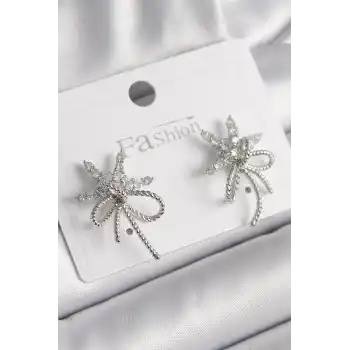 Pirinç Gümüş Renk Zirkon Taşlı Yıldız Düğüm Model Kadın Küpe