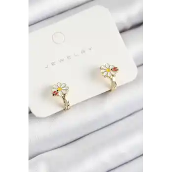 Pirinç Papatya Model Gold Renk Çocuk Küpe