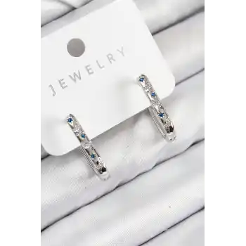 Pirinç Zirkon Taşlı Çiçek Desenli Model Gümüş Renk Kadın Küpe